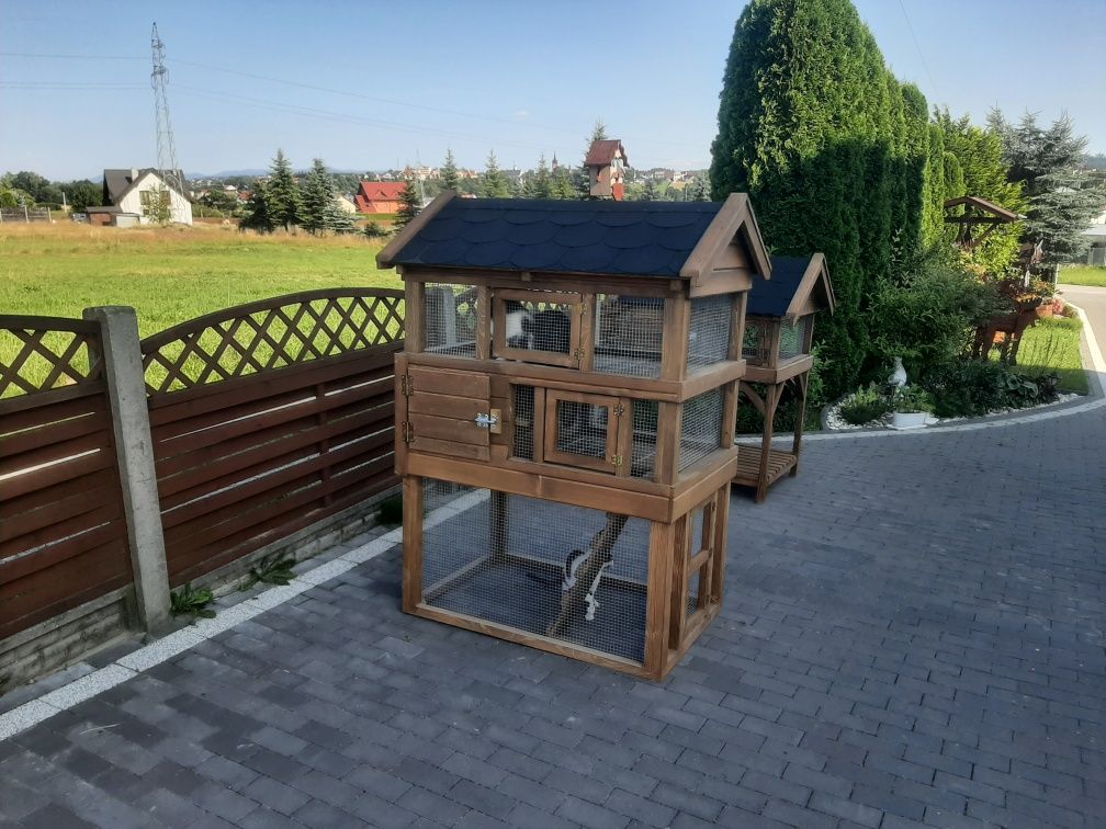 Buda dla kota z wolierą