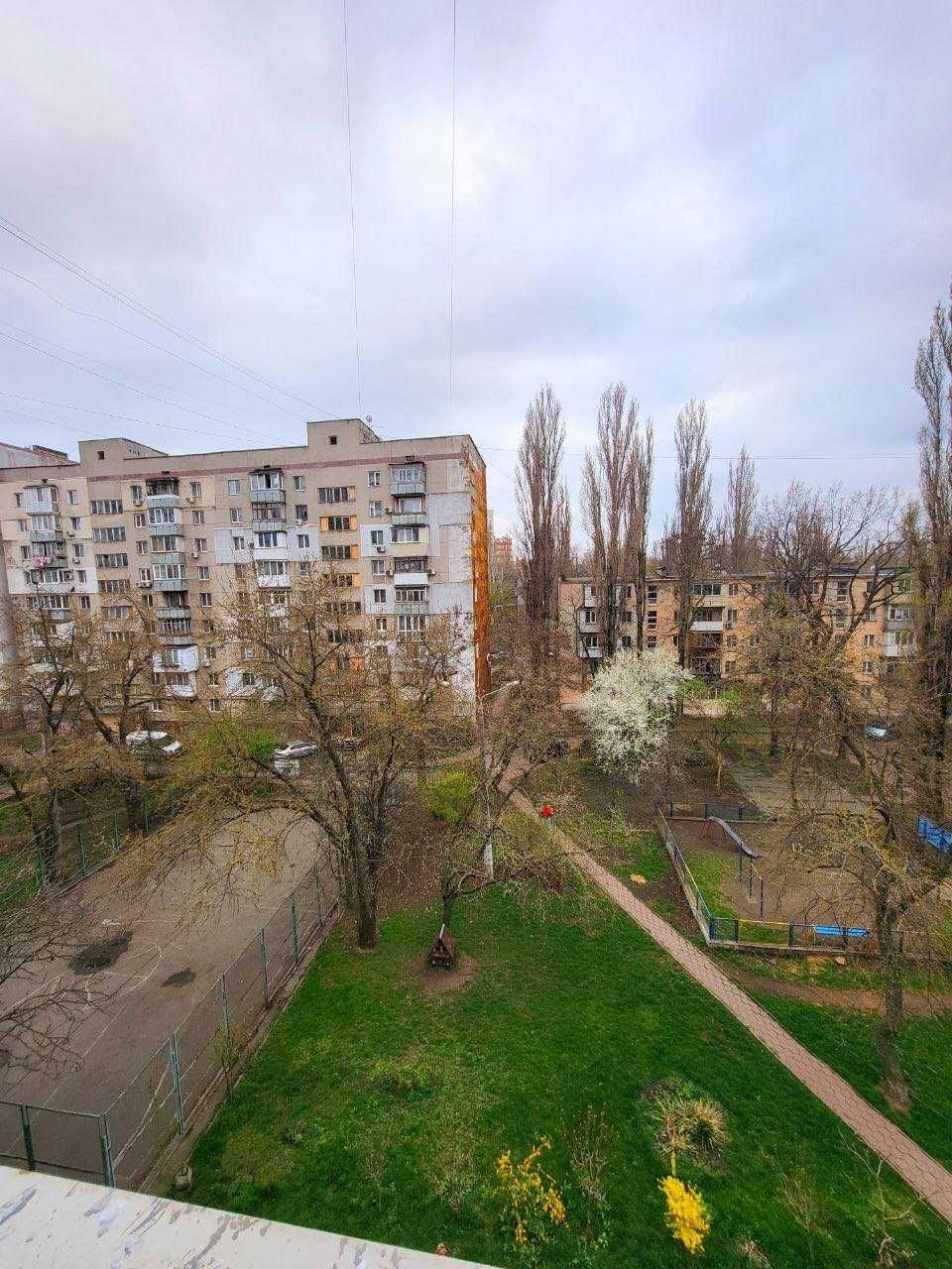 Двухкомнатная в кирпичном доме рядом с пр. Шевченко