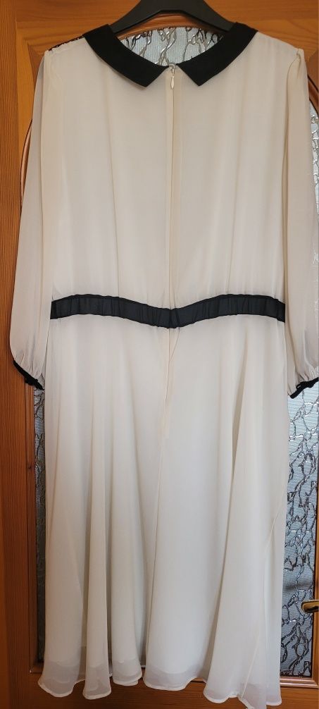 Сукня з мережевом з легкої тканини