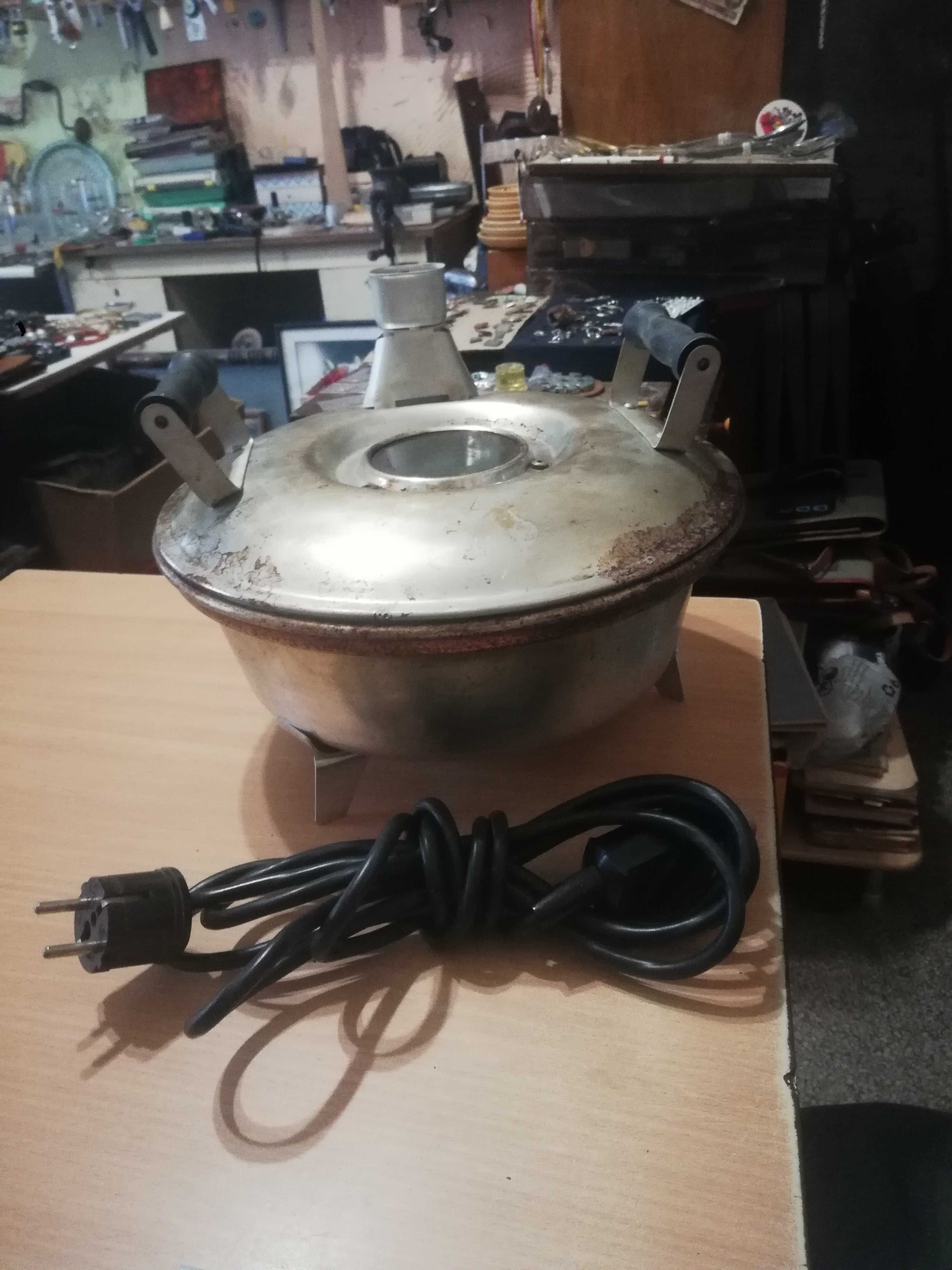 Stary aluminiowy prodiż PE 2         PRL           M