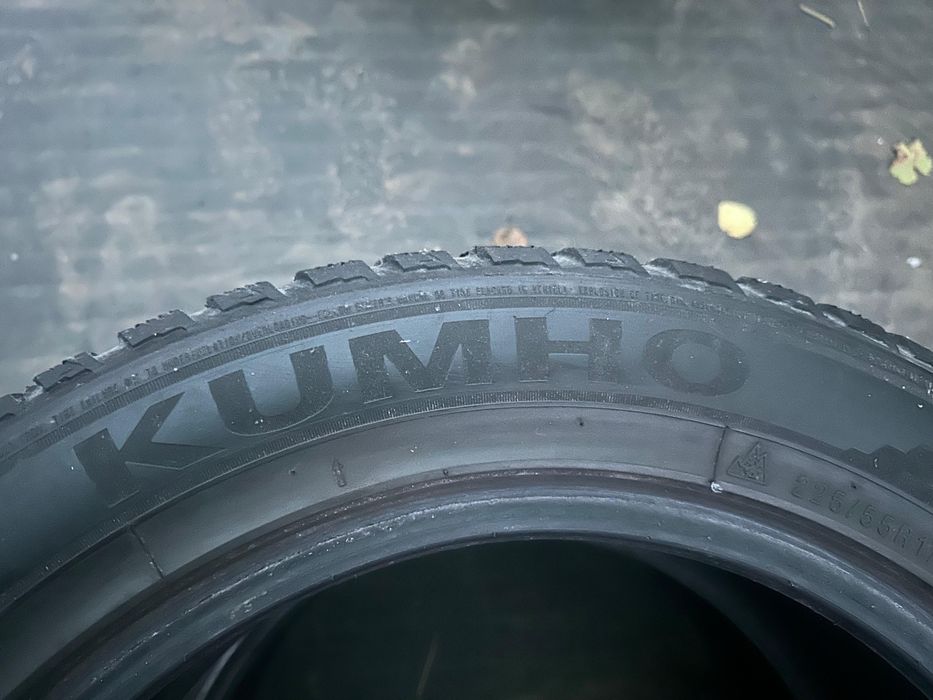 Комплект зимової гуми KUMHO/4 шт. 225/55/17