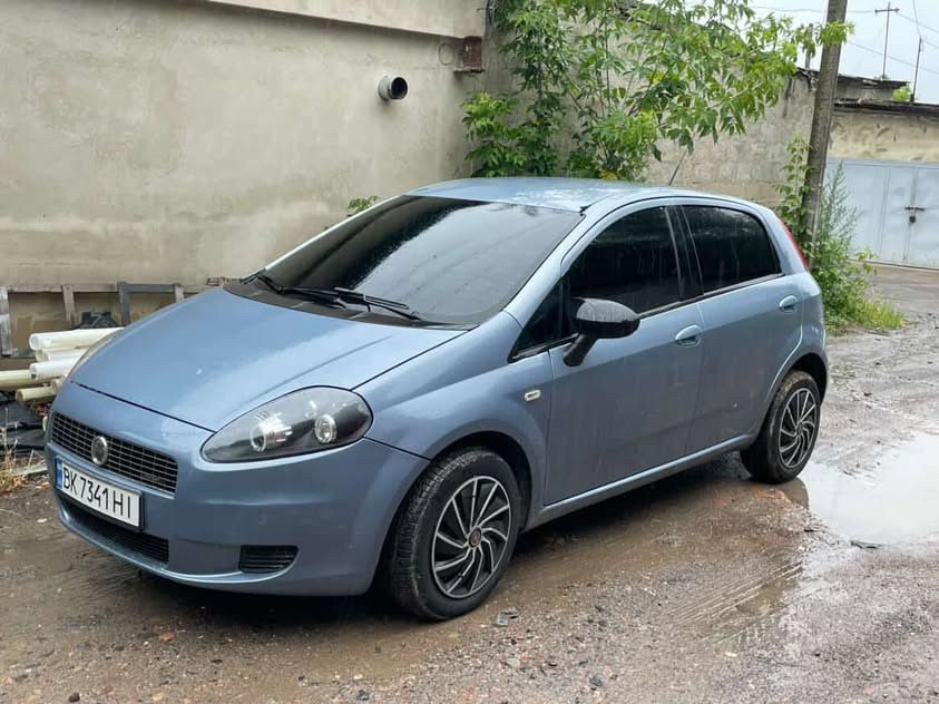 Продам авто Fiat Punto 1.3