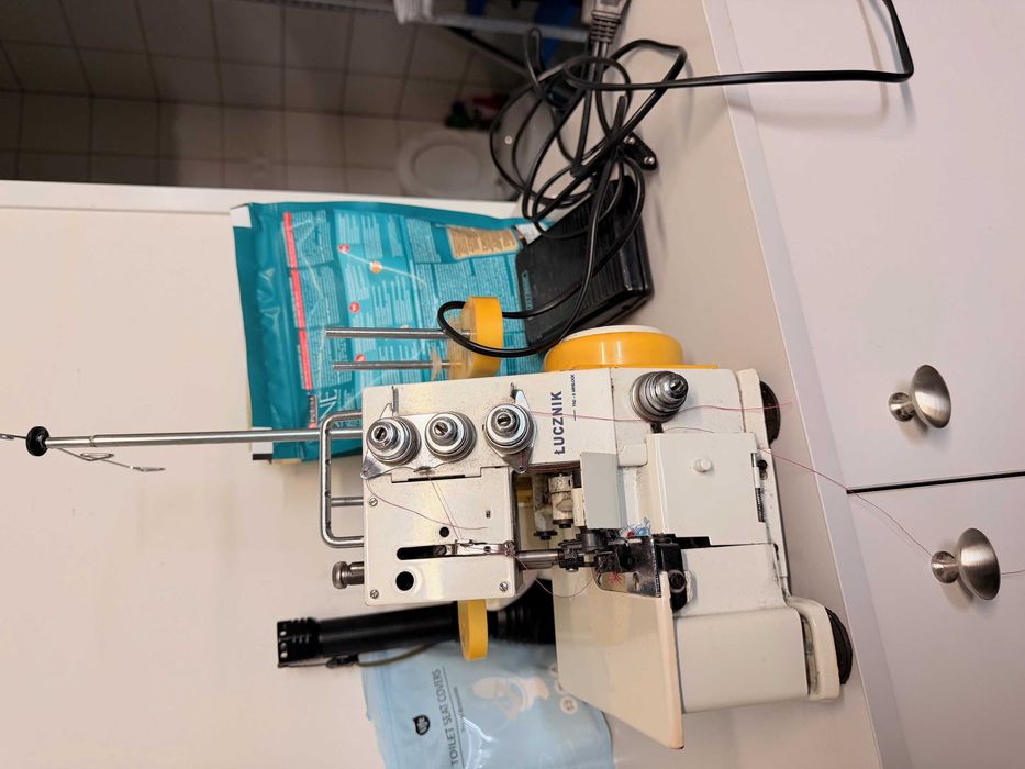 Maszyna do szycia owerlok łucznik