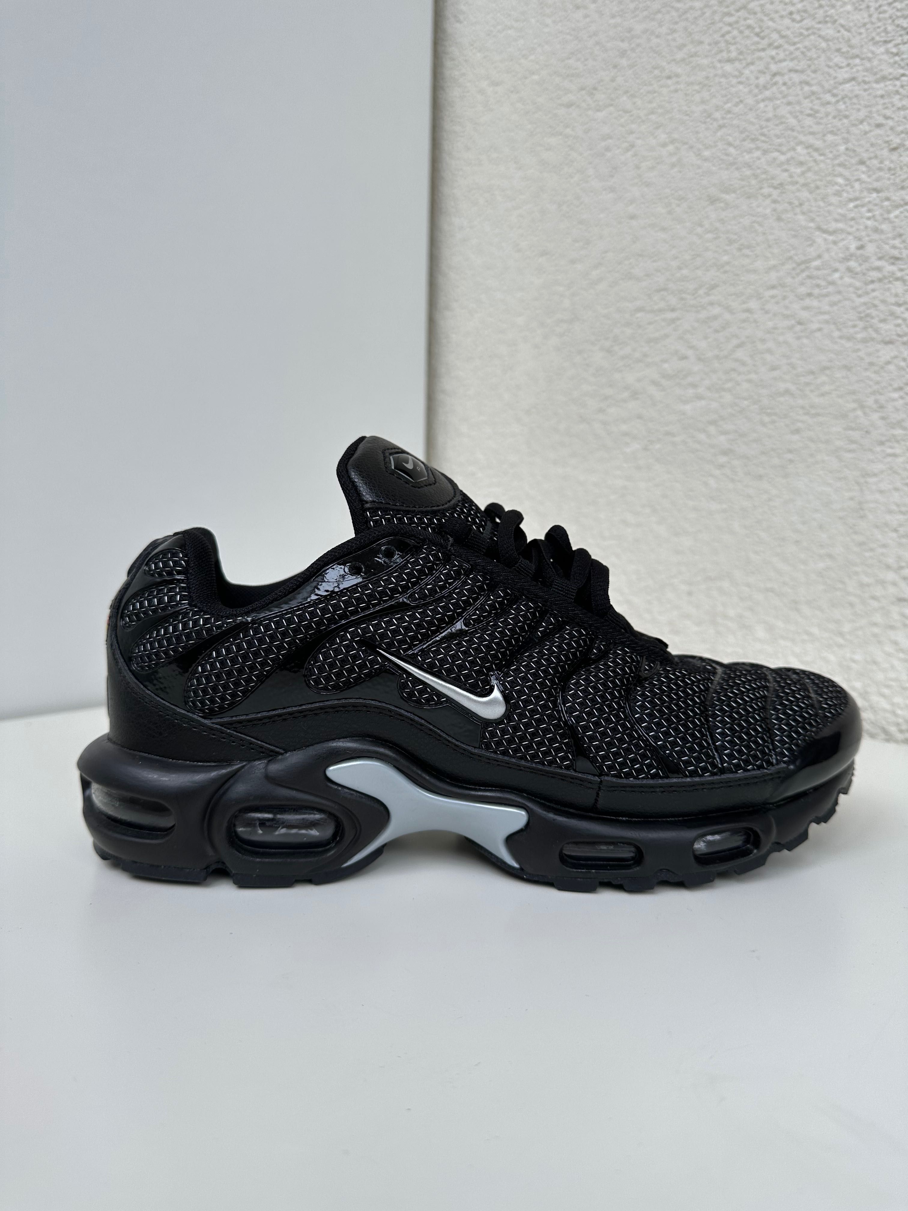 Чоловічі кросівки Nike Air Max Plus найк ейр аир макс плюс черные