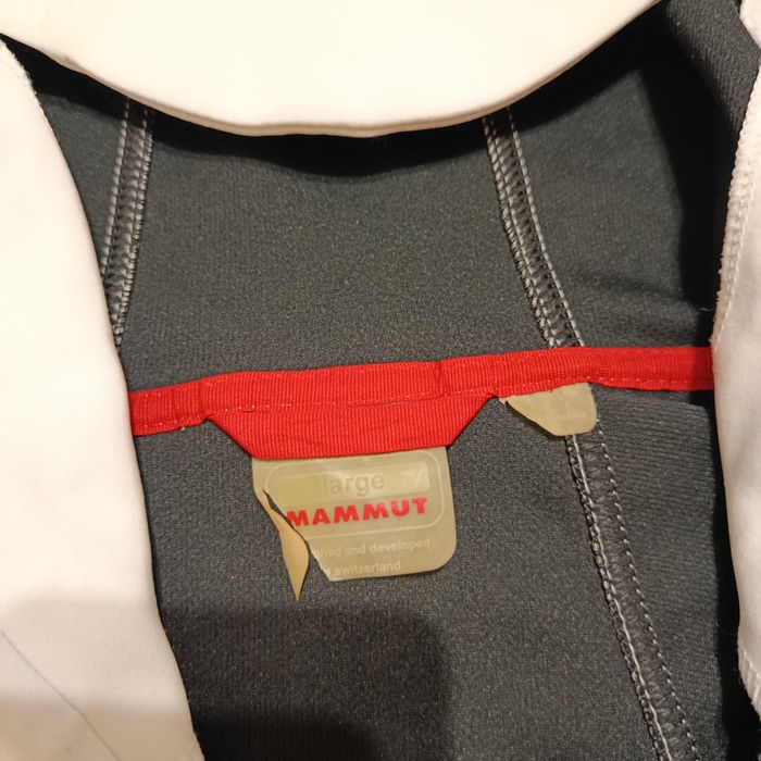 Жіноча вітровка Mammut