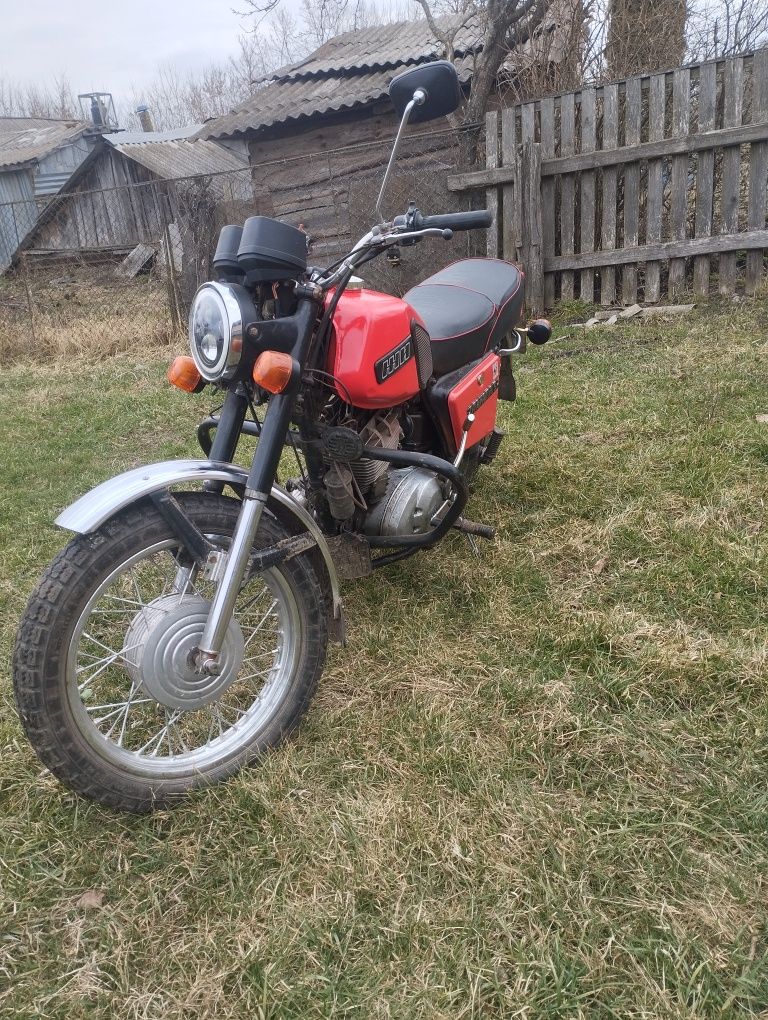 Продам мотоцикл иж планета5