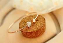 Pulseira de 2mm Dourada "Two Hearts" Com Cristais