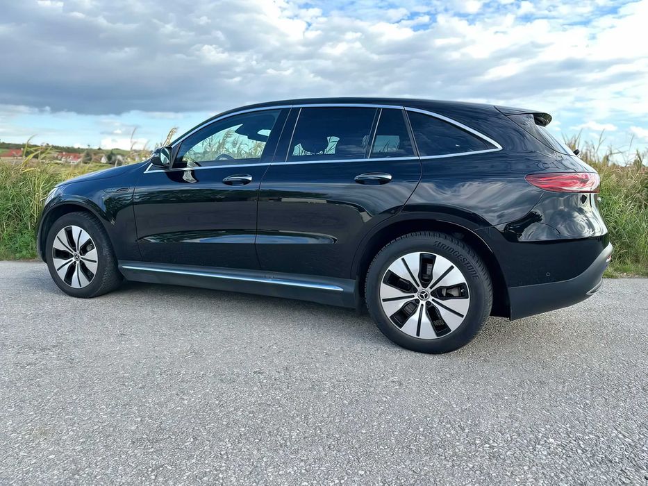 Mercedes-Benz EQC 400      2021
