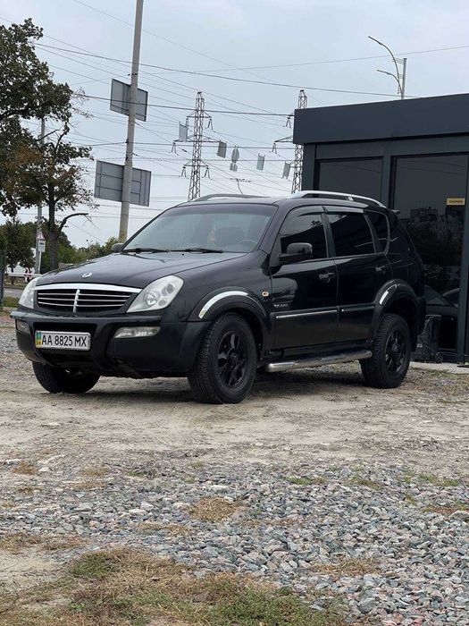 Ssang Yong Rexton 2.8 газ/бенз автомат