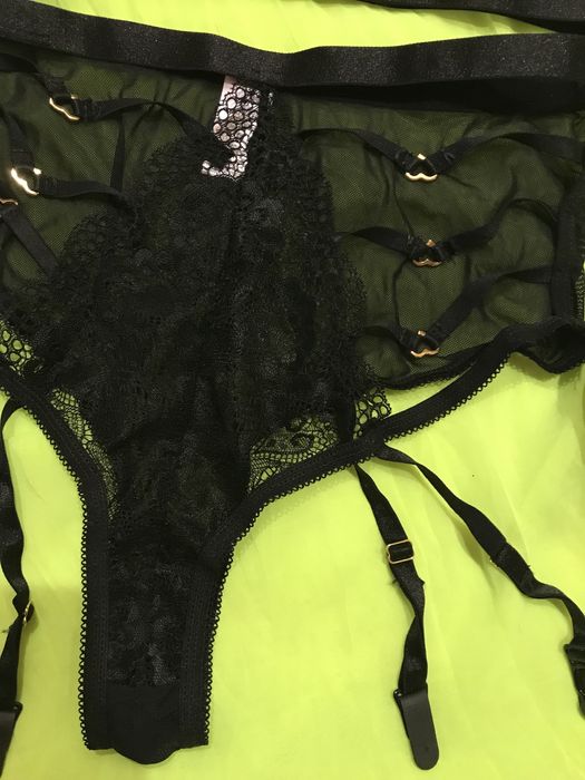 Сексуальна чорна білизна