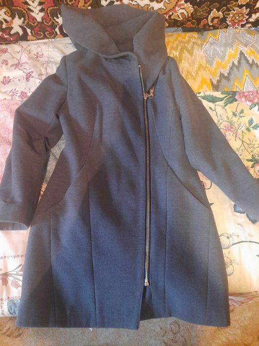 Продам пальто женское р.44