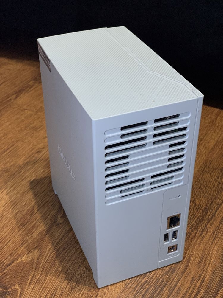 Serwer Qnap TS-230 dysk NAS i 2x dysk seagate 4TB