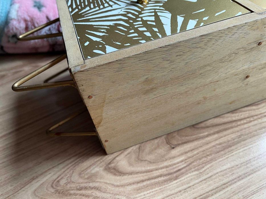 Komódka stojąca mini komódka na drobiazgi dekoracja drewniana złota