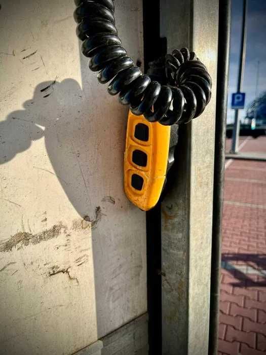 Wynajem dostawczaka, wypożyczalnia KONTENER WINDA bus / 8EP