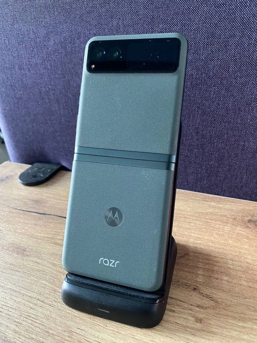 УЦІНКА Motorola Razr 2023 128GB | Частинами 0% | Неверлок (2719)