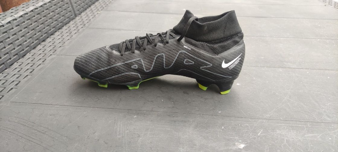 Używane korki pół profesjonalne Nike ZOOM superfly 9 pro FG roz. 42.5