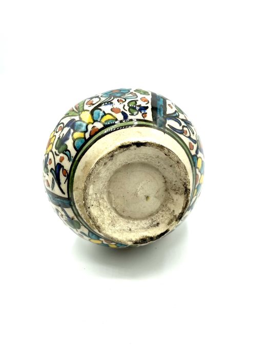 Vaso de cerâmica feito à mão turco antigo