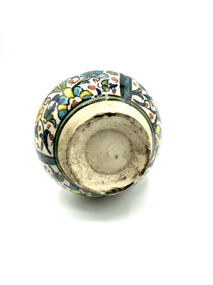 Vaso de cerâmica feito à mão turco antigo