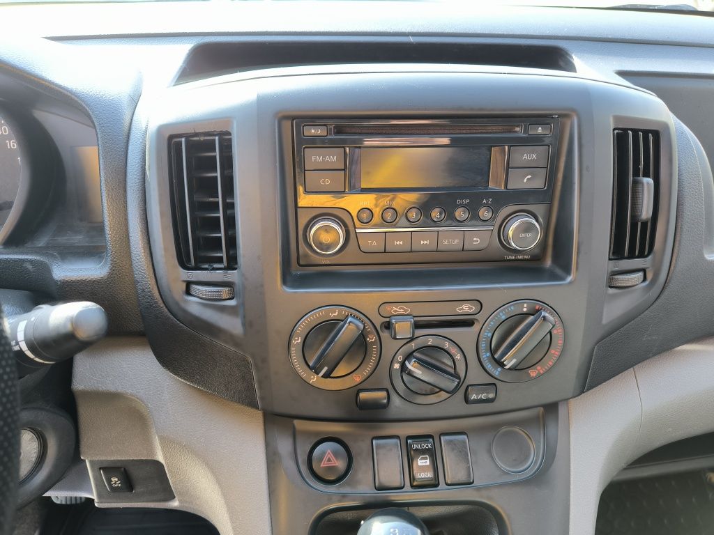 Продам Nissan NV200
