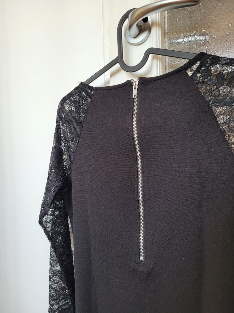 Czarna, krótka sukienka z koronkowymi rękawami, H&M Divided roz. 36