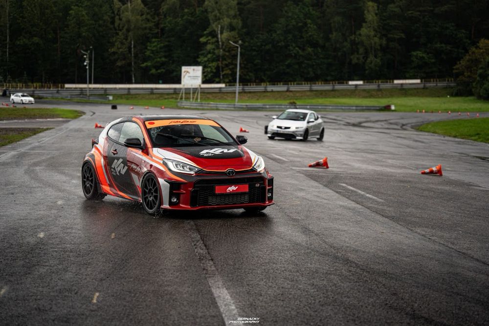Toyota GR Yaris- Wynajem na tor Track Day Super Oes Kielce Łódź Modlin