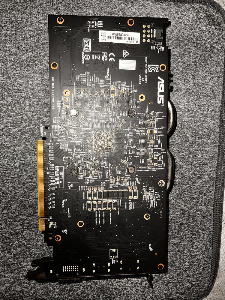 Asus RX 570 4GB.