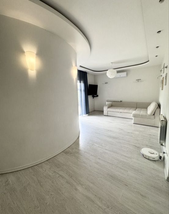 Здається будинок лівий берег , Дніпро