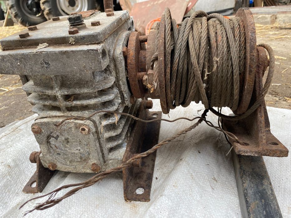 Лебідка з редуктором