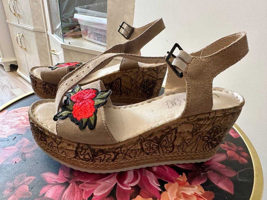 buty skórzane róża vintage retro lasocki na koturnie plecione boho
