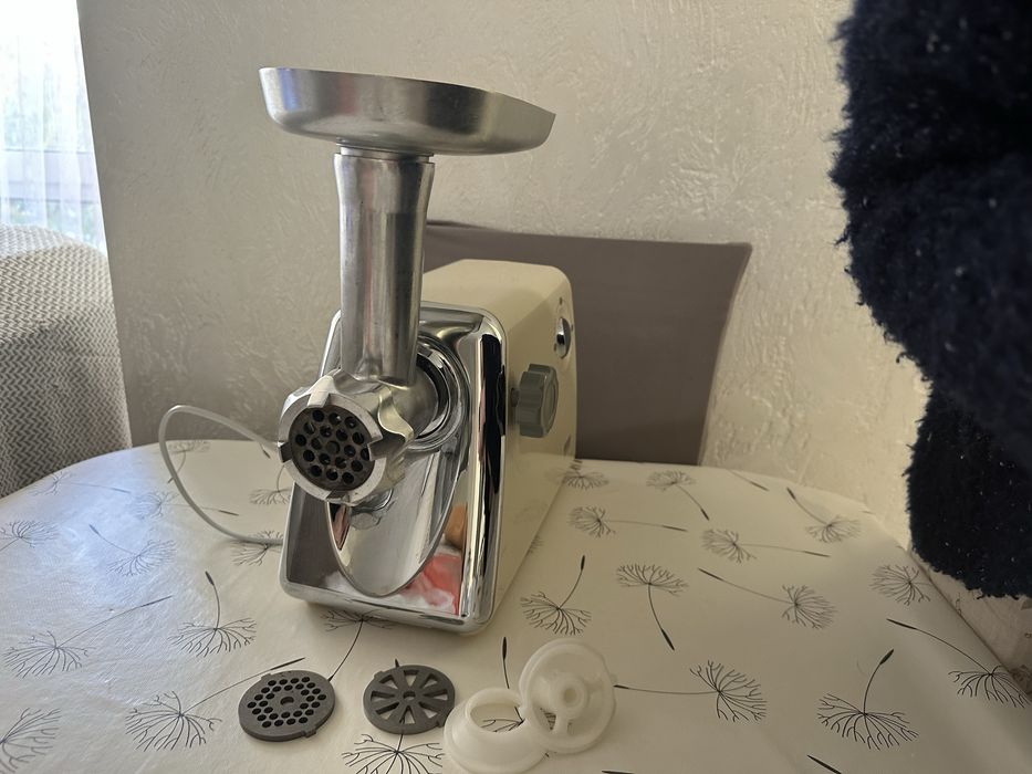 Мʼясорубка Mystery MGM 1550