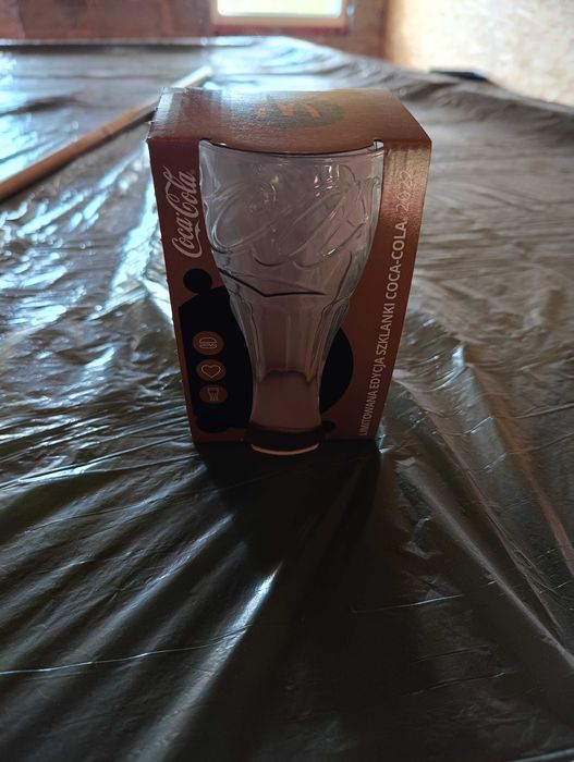 Szklanka Coca-Cola sztuka