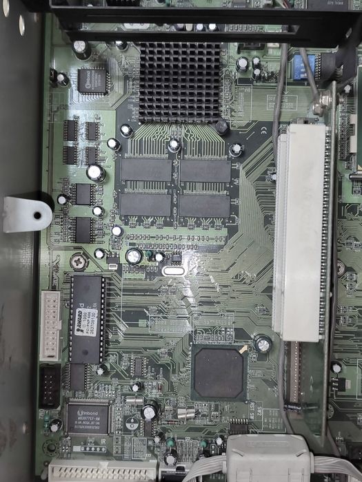 Fujitsu Siemens Multitainer