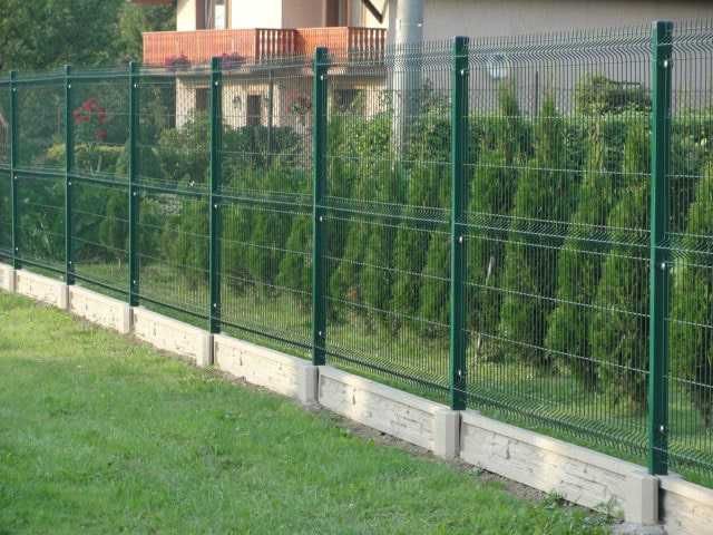 Panel ogrodzeniowy 1,53m x 250  fi 4 + podmurówka
