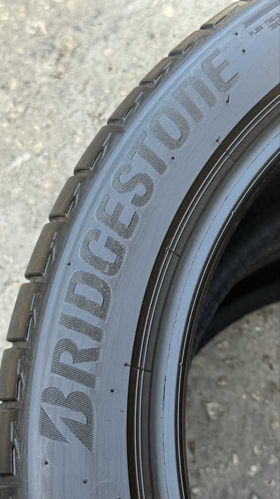 Pneus 225/45r17 Bridgestone Turanza T005 com 75% piso