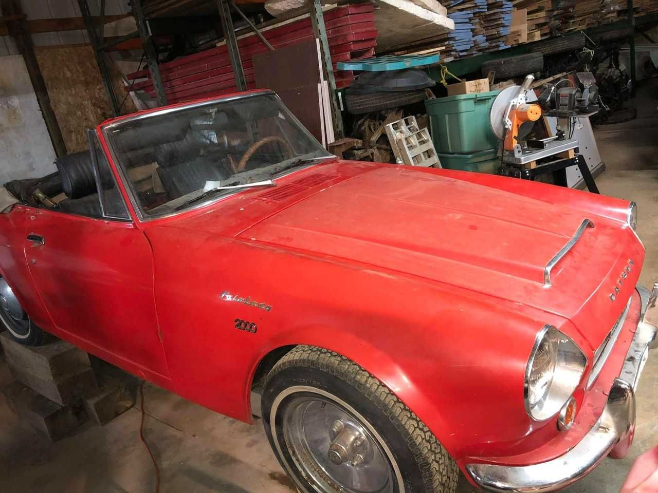 Nissan Datsun 2000