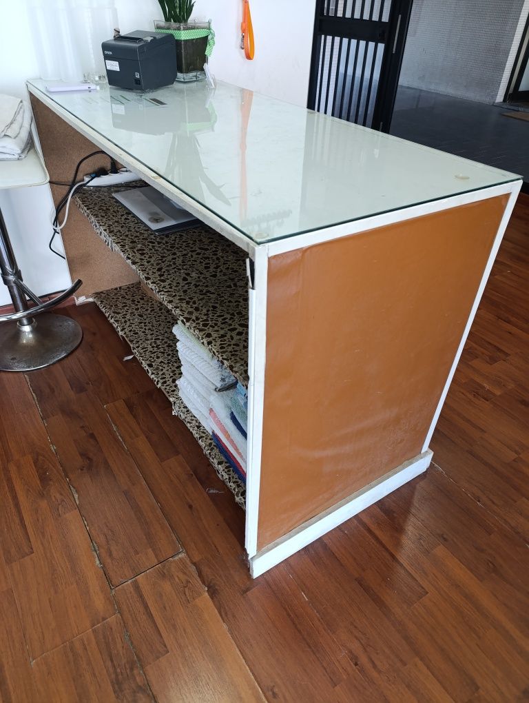 Vendo balcão de atendimento de loja