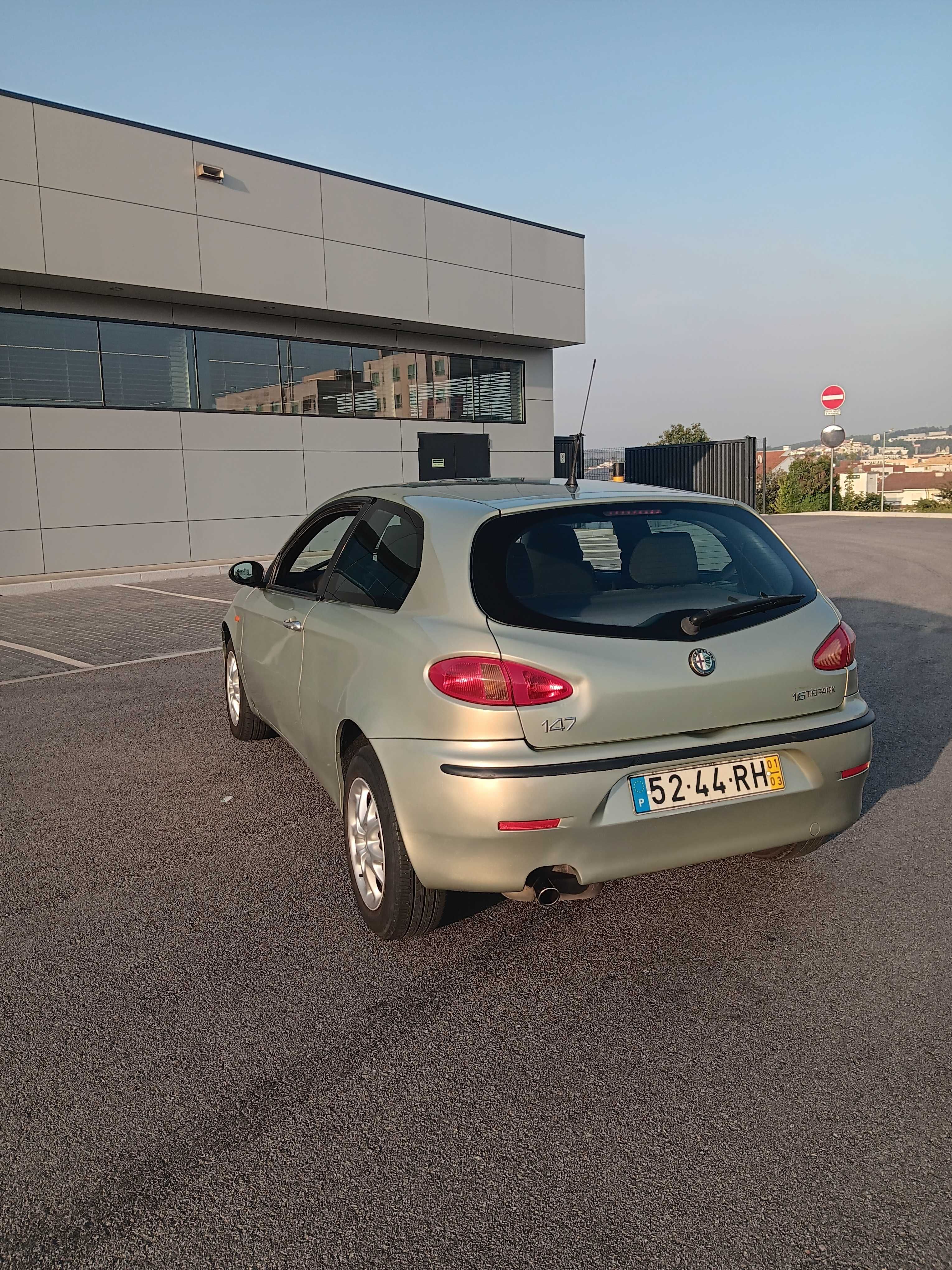 Alfa romeo 147  1.6 2001