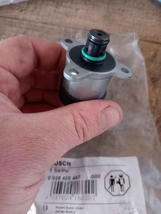 Продам датчик тиску палива.