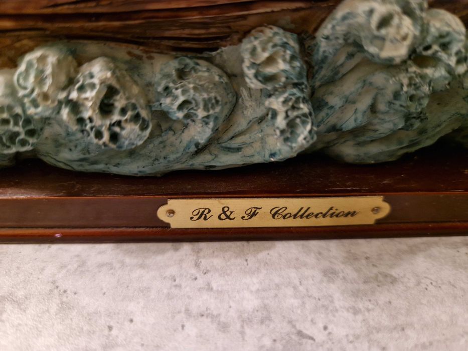 Estátua de marfinite ( R & F Collection)