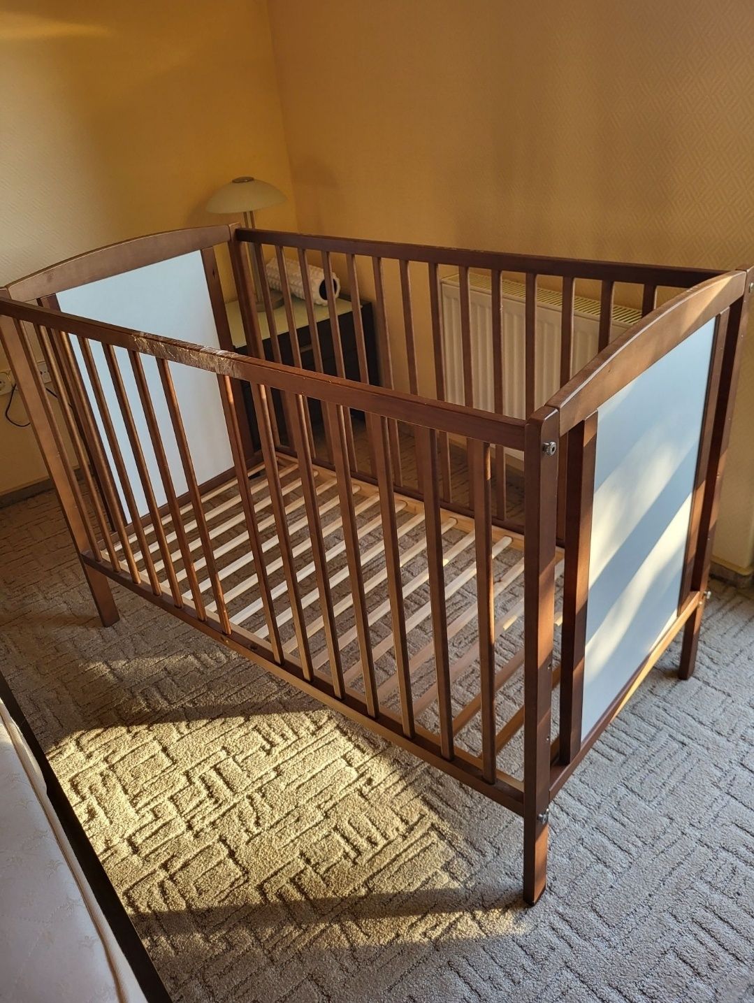 Łóżeczko dla dziecka drewniane
