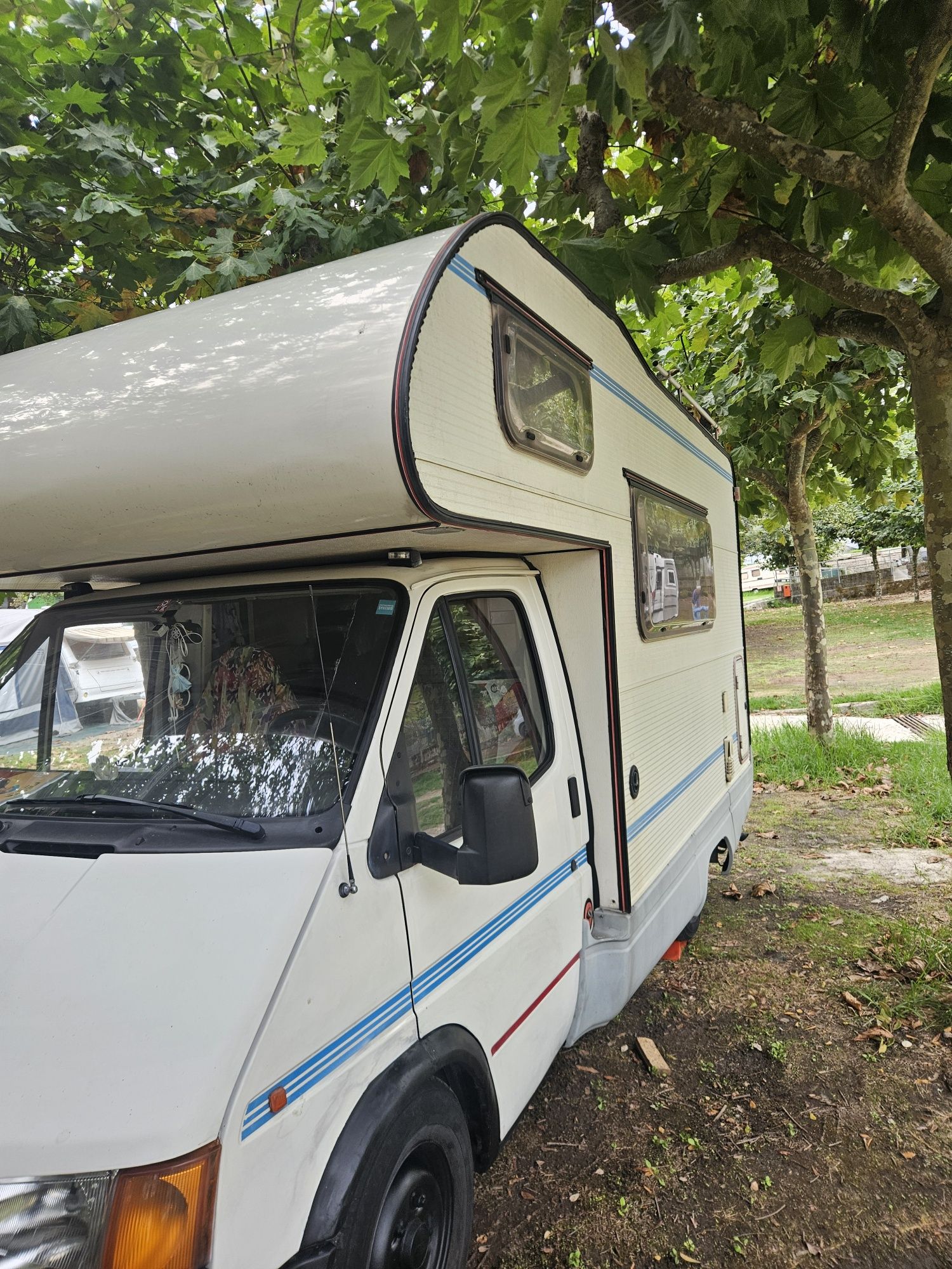 Autocaravana  4 pessoas