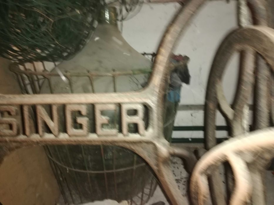 Sprzedam maszynę do szycia firmy SINGER! wiekowa!