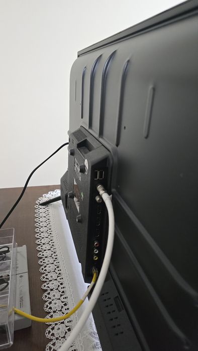 Vendo televisão smart TV 32"