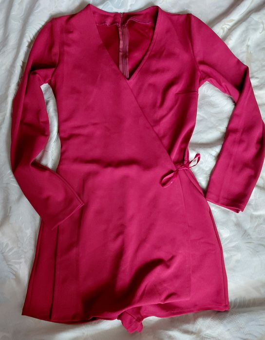 Продам святкове пллаття( шортики обманка)