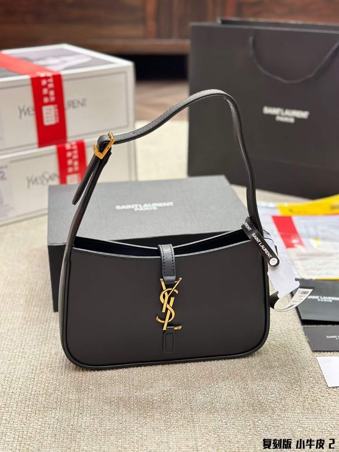 Жіноча сумка YSL, Yves Saint Laurent