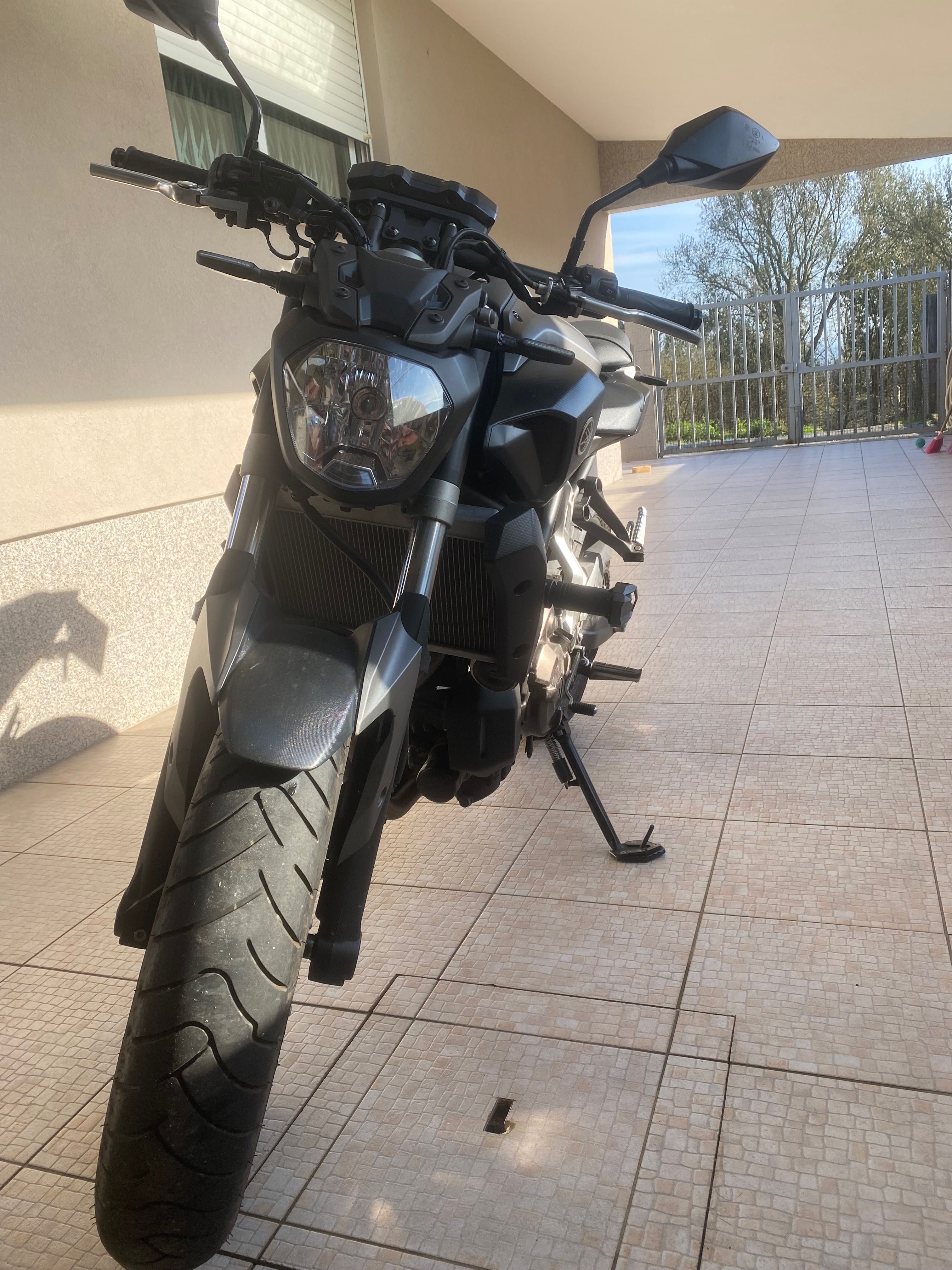 Vendo Yamaha MT07 como nova