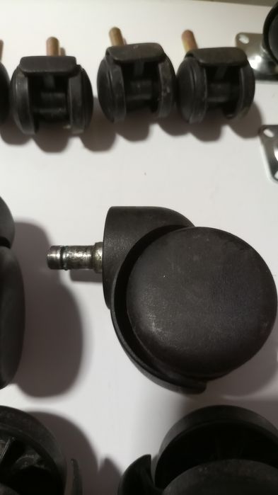 Rodas giratórias para cadeiras e outra rodas