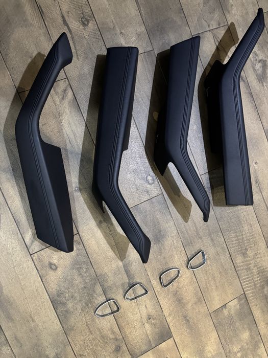 Підлокотник/ручка з карти Passat B8 шкіра