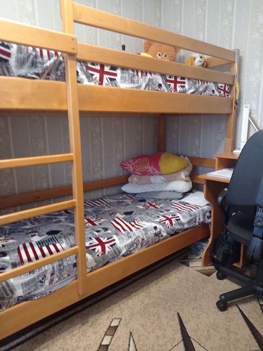 Двухъярусная кровать