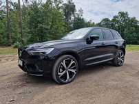 Volvo XC 60 R-Design model 2022 T8 Plug-in, Pneumatka, Bowers & Wilkins, HUD